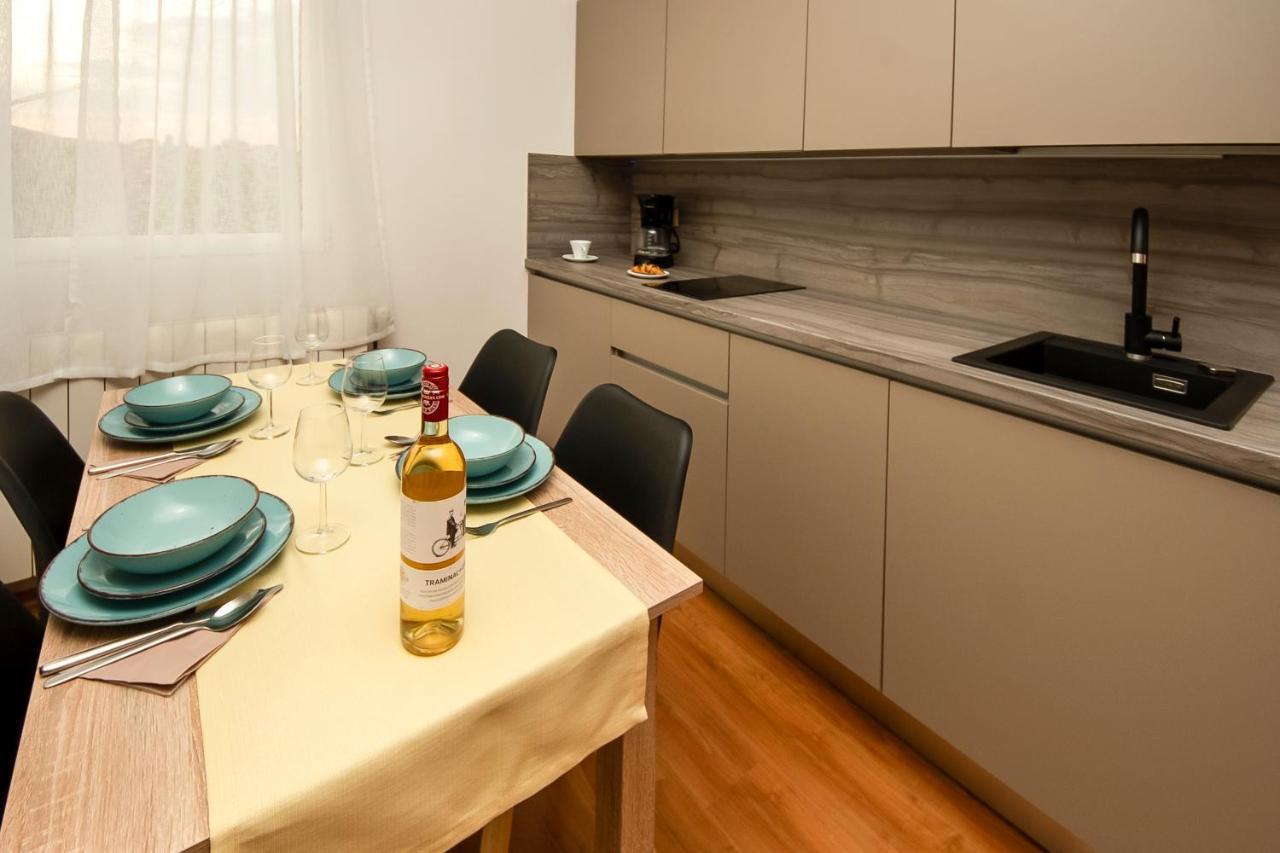 Apartments4You Vodice Eksteriør bilde